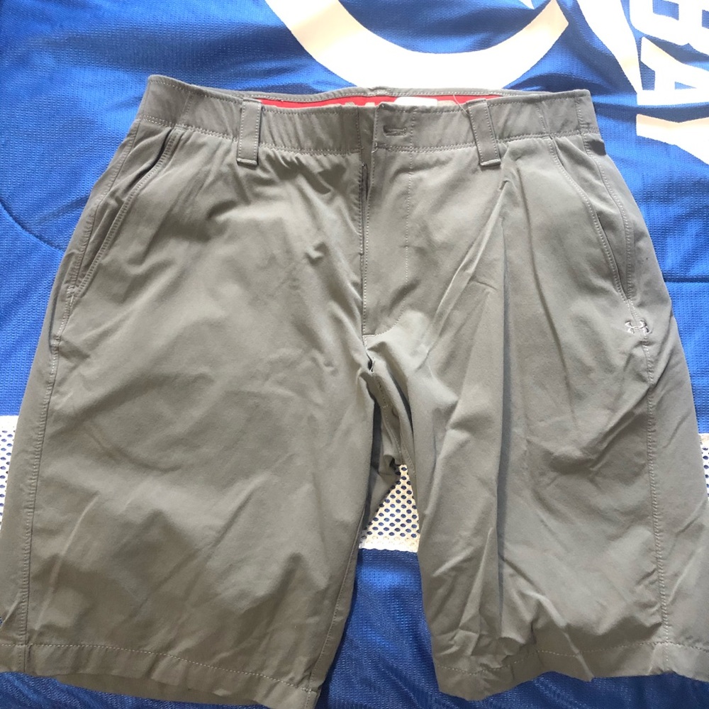 Under armour golf shorts 34